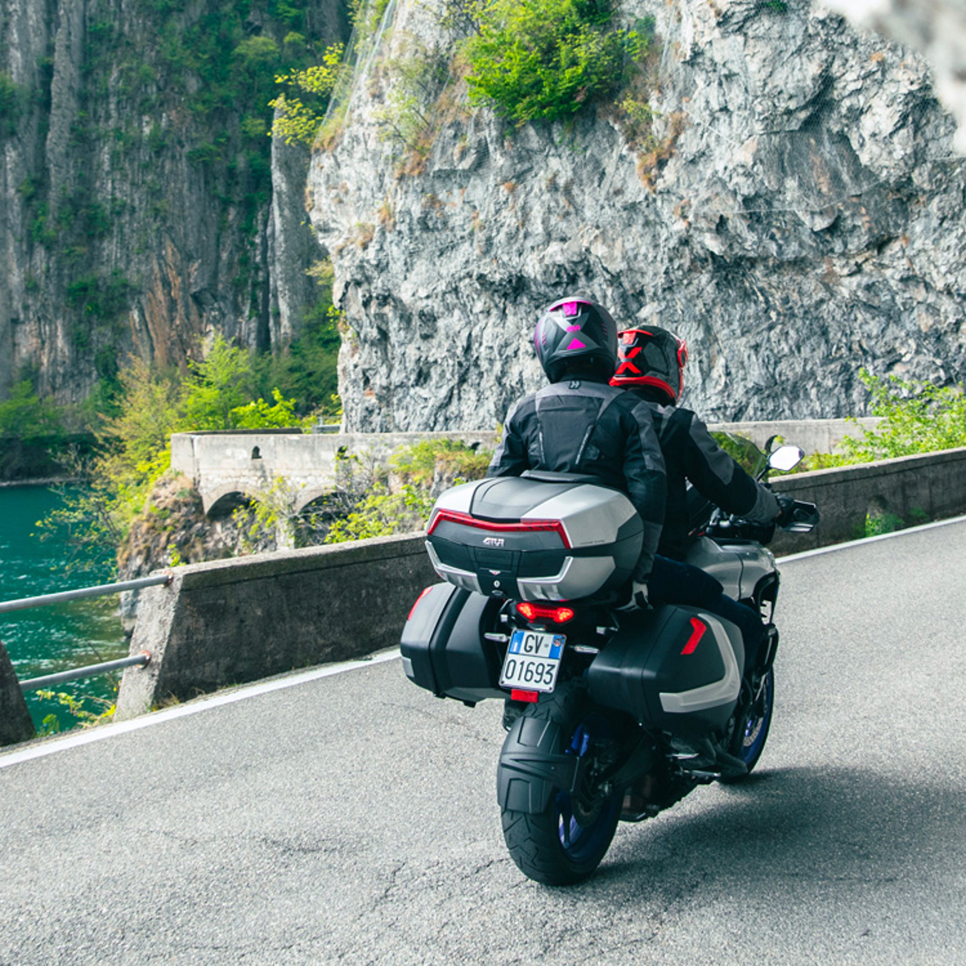 Givi Maxia5 Touring 4 Desktop