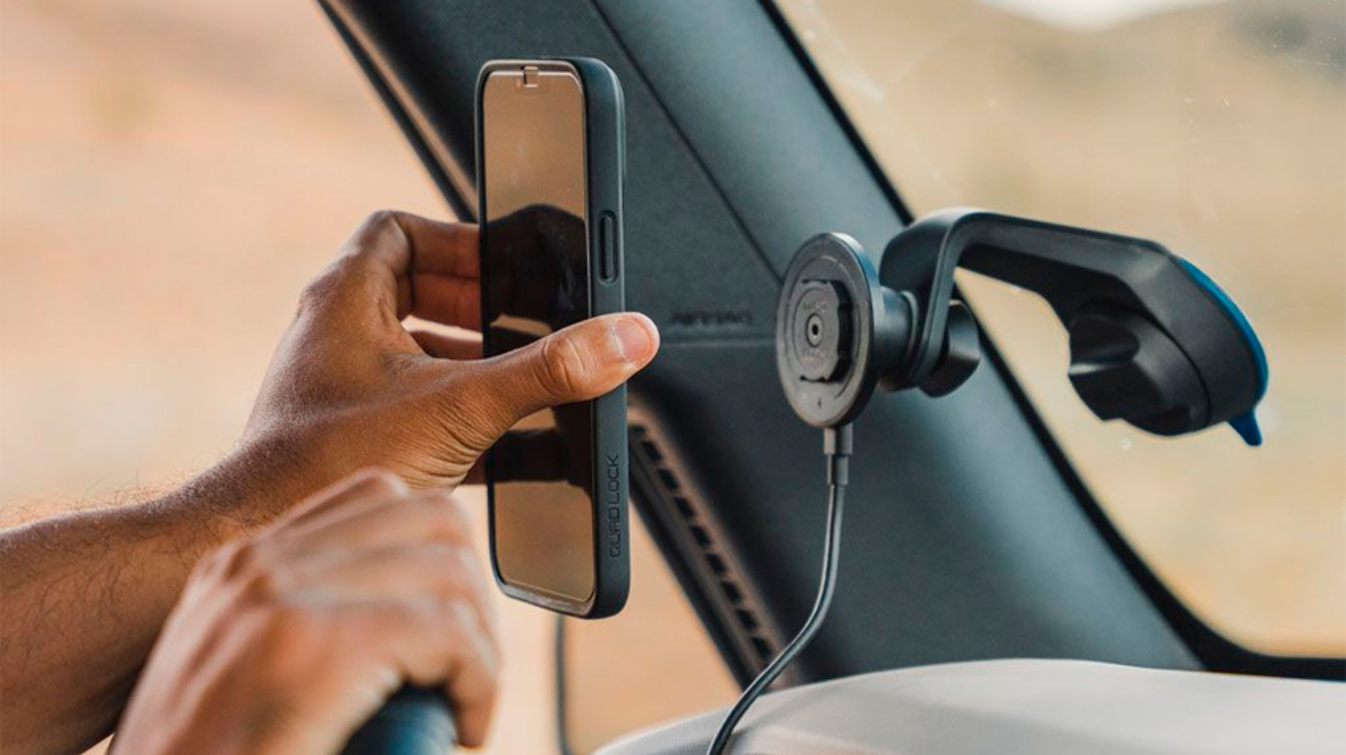 Quad Lock Car Desk MAG Wireless Charging Head