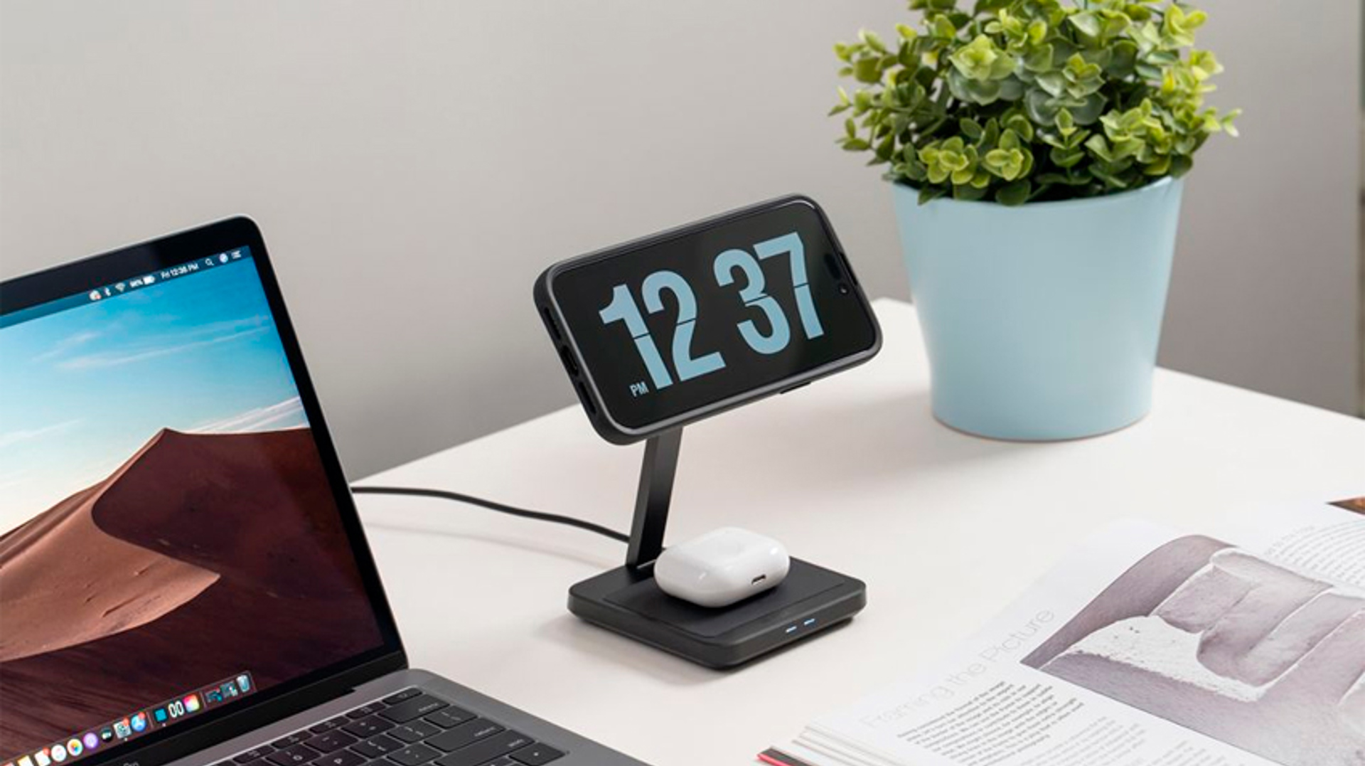 Quad Lock MAG Dual Desktop Wireless Charger