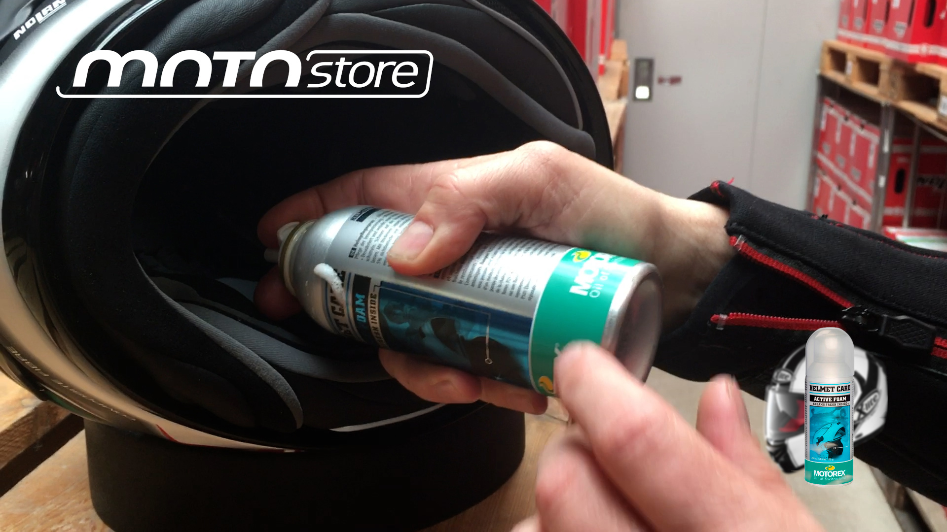 Poul fra MotoStore deler essentielle tips til vedligehold af din hjelm, inklusiv rengøring, inspektion og opbevaring, for at sikre maksimal sikkerhed og komfort under kørsel.